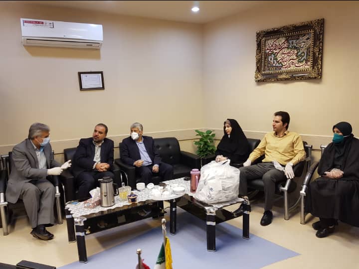 اهدای ماسک N95 توسط مجمع خیرین سلامت کهگیلویه و بویراحمد به بیمارستان شهید جلیل